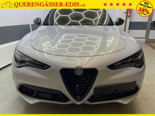 Alfa Romeo / Stelvio / Silber / / / 