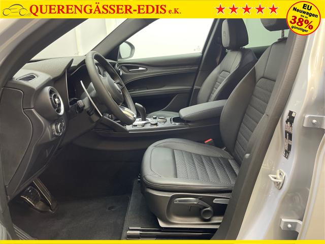 Alfa Romeo / Stelvio / Silber / / / 
