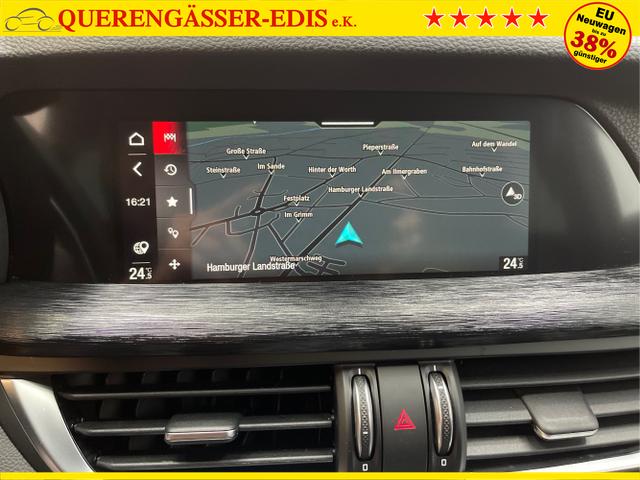 Alfa Romeo / Stelvio / Silber / / / 