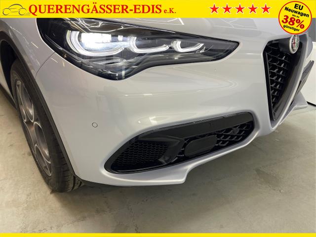 Alfa Romeo / Stelvio / Silber / / / 