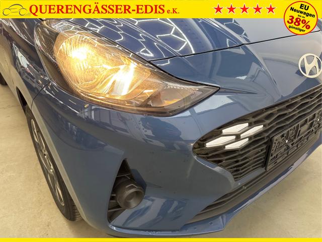 Hyundai / i10 / Blau / / / 