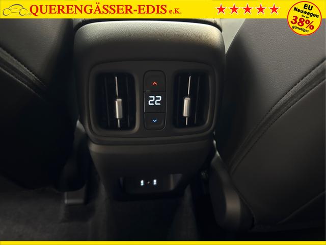 Hyundai / TUCSON FACELIFT / Weiß / / / DCT SHZ El.Heckklappe NAVI E-Shift