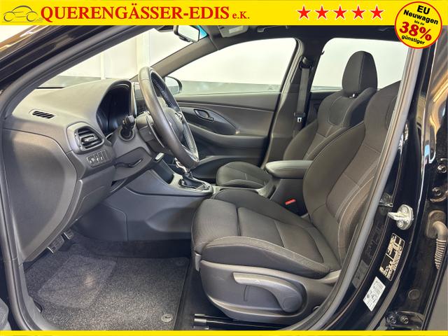 Hyundai / i30 / Schwarz / / / 