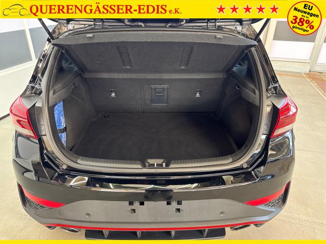 Hyundai / i30 / Schwarz / / / 