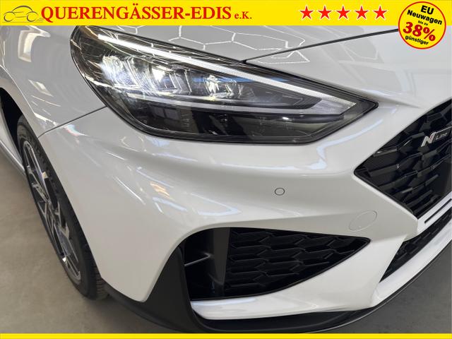 Hyundai / i30 / Weiß / / / N-LINE SHZ NAVI PDC RFK