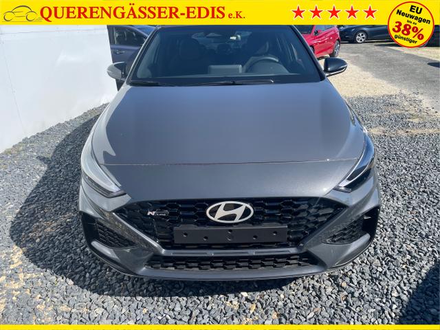 Hyundai / i30 / Weiß / / / 