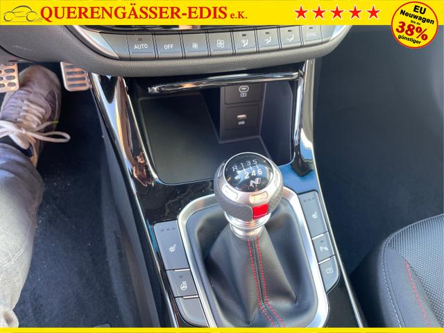 Hyundai / i30 / Weiß / / / 