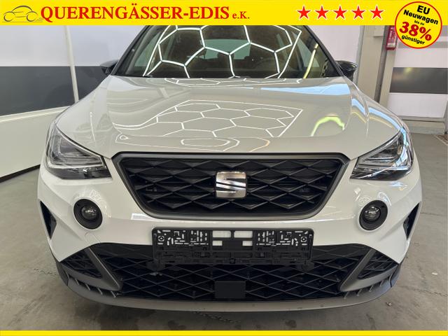 Seat / Arona / Weiß / / / NAVI SHZ VOLL LED RFK PDC v+h 18ALU