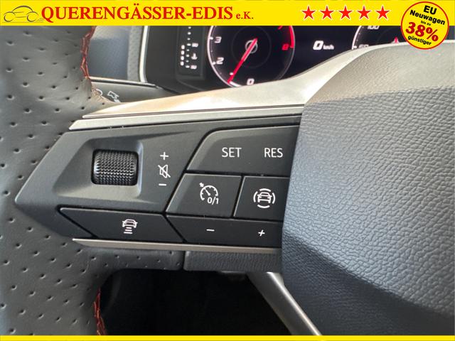 Seat / Arona / Weiß / / / NAVI SHZ VOLL LED RFK PDC v+h 18ALU