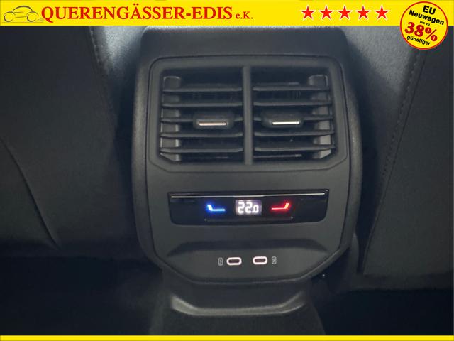 Seat / Leon / Blau / / / ACC SHZ RFK PDC v+h