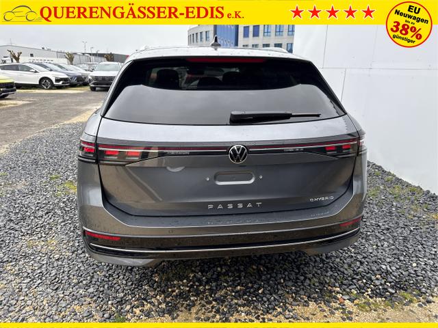 Volkswagen / Passat Variant / Weiß / / / 