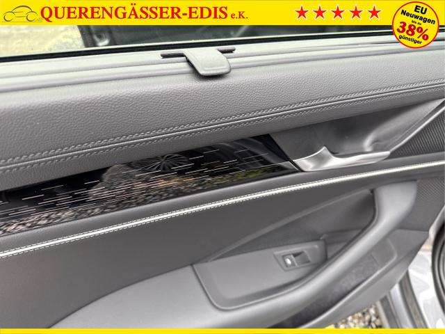 Volkswagen / Passat Variant / Weiß / / / 