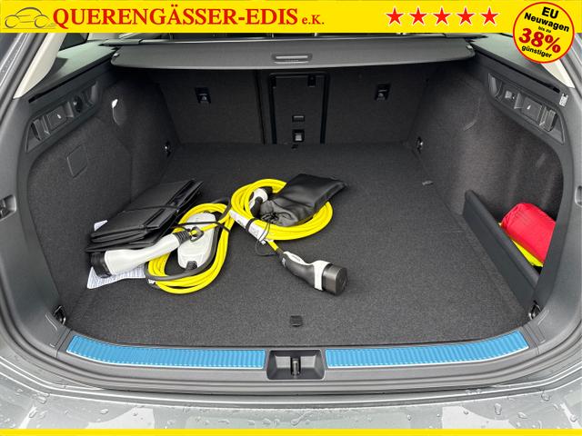 Volkswagen / Passat Variant / Weiß / / / 