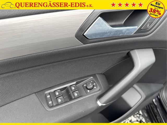 Volkswagen / Touran / Weiß / / / 