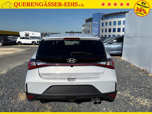 Hyundai / i20 / Weiß / / / 
