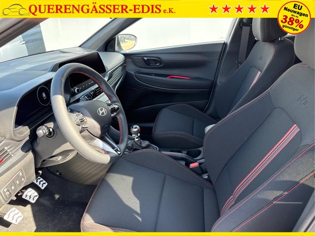 Hyundai / i20 / Weiß / / / 