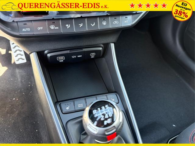 Hyundai / i20 / Weiß / / / 
