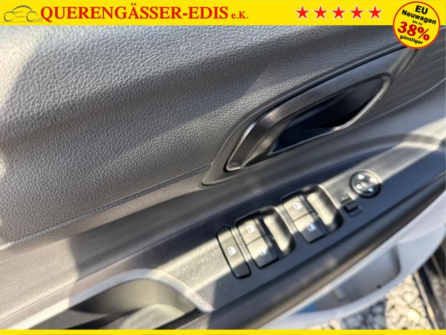 Hyundai / i20 / Weiß / / / 