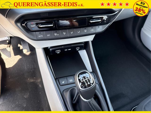 Hyundai / i20 / Weiß / / / 