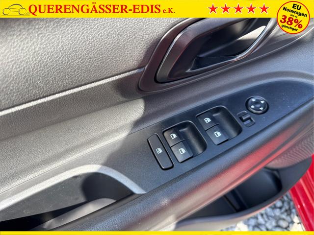 Hyundai / i20 / Weiß / / / 