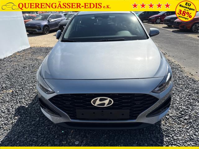 Hyundai / i30 / Weiß / / / 