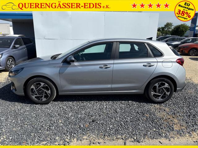 Hyundai / i30 / Weiß / / / 