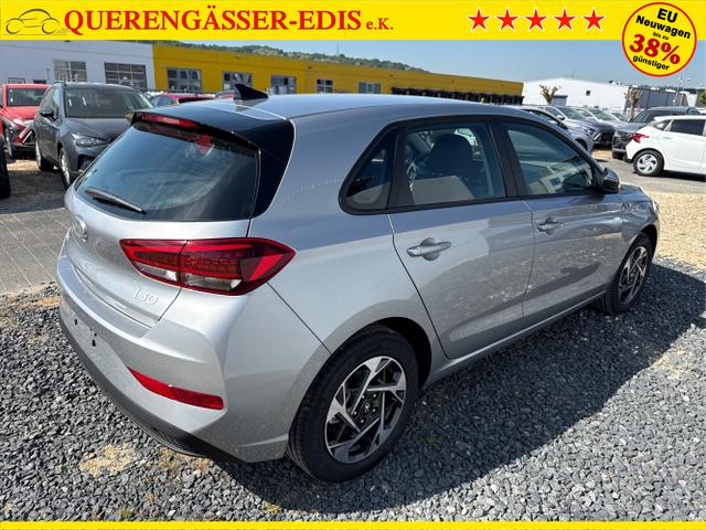 Hyundai / i30 / Weiß / / / 