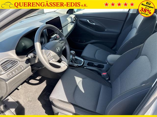 Hyundai / i30 / Weiß / / / 