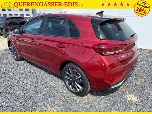 Hyundai / i30 / Weiß / / / 