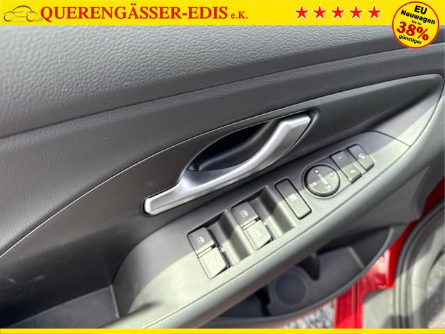 Hyundai / i30 / Weiß / / / 