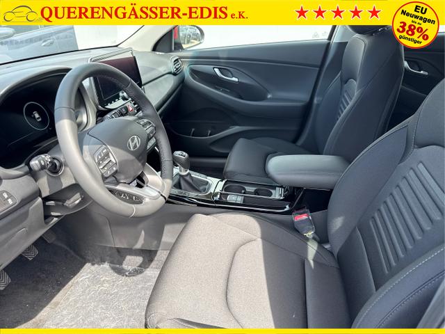 Hyundai / i30 / Weiß / / / 