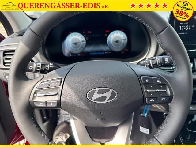Hyundai / i30 / Weiß / / / 