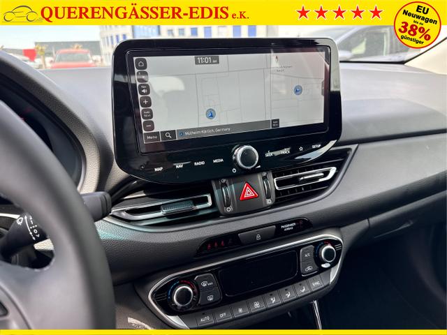 Hyundai / i30 / Weiß / / / 