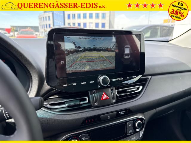 Hyundai / i30 / Weiß / / / 
