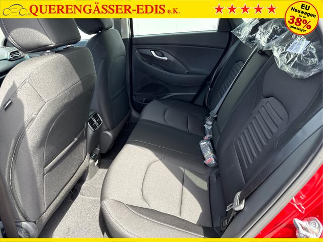 Hyundai / i30 / Weiß / / / 