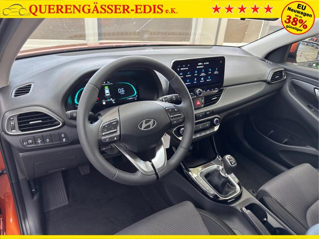 Hyundai / i30 / Orange / / / SHZ NAVI ALU LED RFK PDC