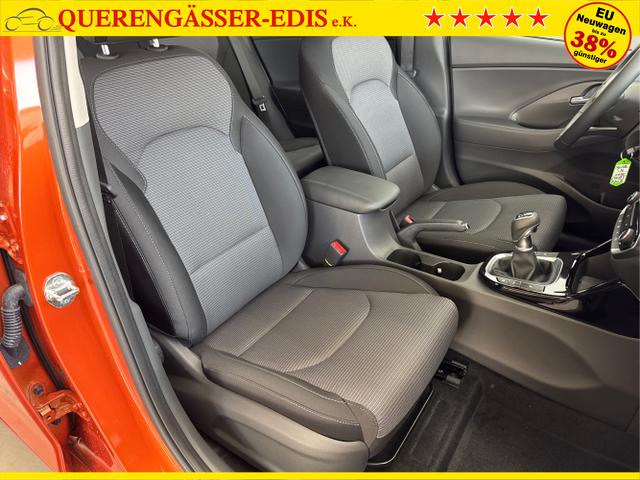 Hyundai / i30 / Orange / / / SHZ NAVI ALU LED RFK PDC