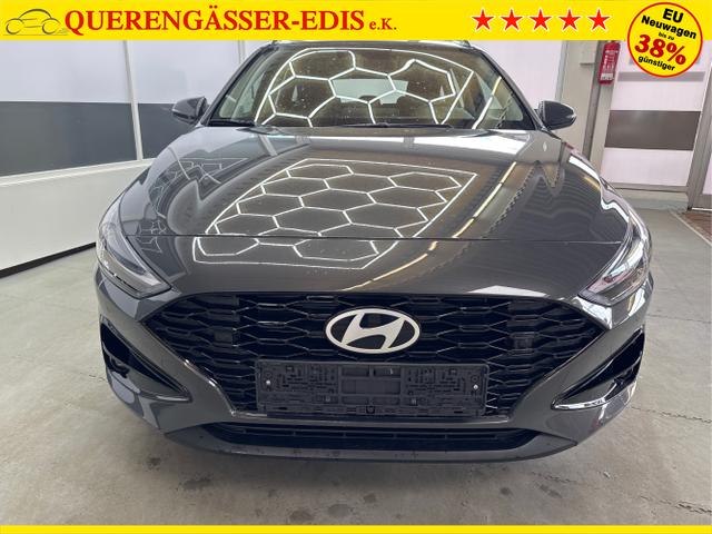 Hyundai / i30 / Grau / / / NAVI RFK LED PDC v+h