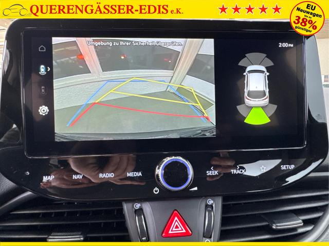 Hyundai / i30 / Grau / / / NAVI RFK LED PDC v+h
