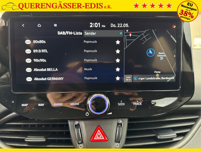 Hyundai / i30 / Grau / / / NAVI RFK LED PDC v+h