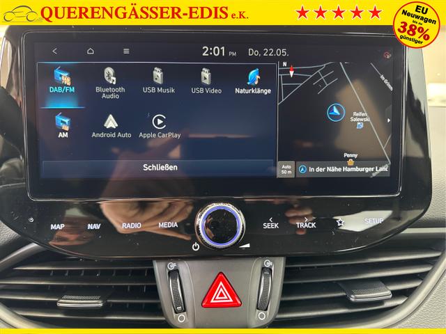 Hyundai / i30 / Grau / / / NAVI RFK LED PDC v+h