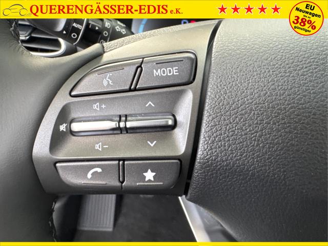 Hyundai / i30 / Grau / / / NAVI RFK LED PDC v+h