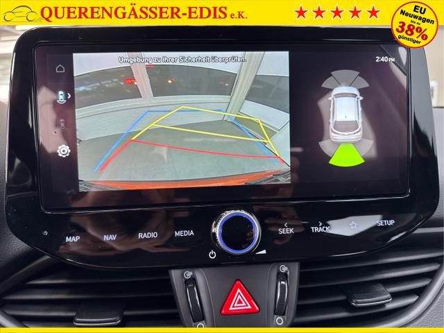 Hyundai / i30 / Orange / / / NAVI RFK LED PDC v+h