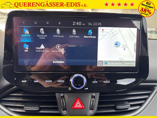 Hyundai / i30 / Orange / / / NAVI RFK LED PDC v+h