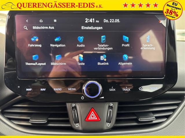 Hyundai / i30 / Orange / / / NAVI RFK LED PDC v+h