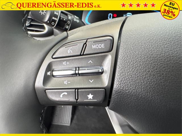 Hyundai / i30 / Orange / / / NAVI RFK LED PDC v+h