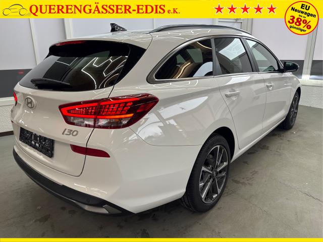 Hyundai / i30 / Weiß / / / SHZ NAVI KLIMAAUTOMATIK ALU SmartKey 
