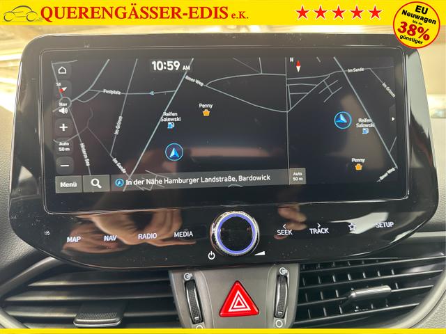 Hyundai / i30 / Rot / / / SHZ NAVI ALU LED RFK PDC