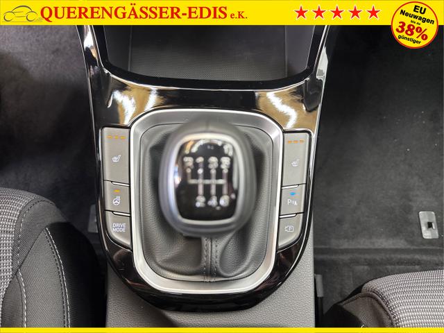 Hyundai / i30 / Rot / / / SHZ NAVI ALU LED RFK PDC