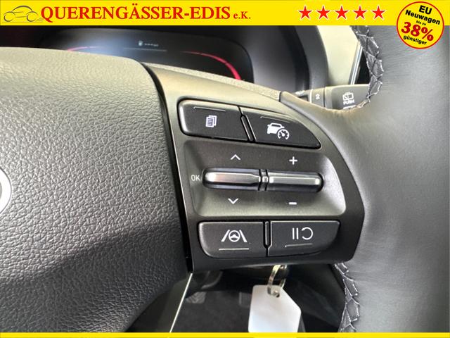 Hyundai / i30 / Rot / / / SHZ NAVI ALU LED RFK PDC